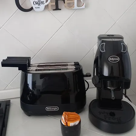 Tra Il Vesuvio E Il Mare