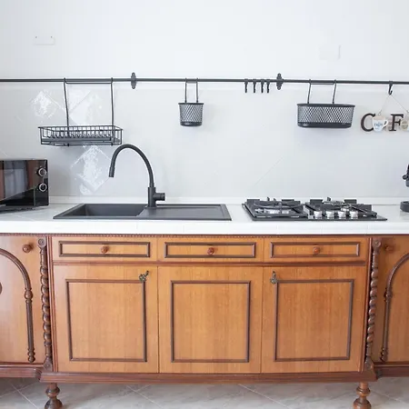 Tra Il Vesuvio E Il Mare * Torre del Greco