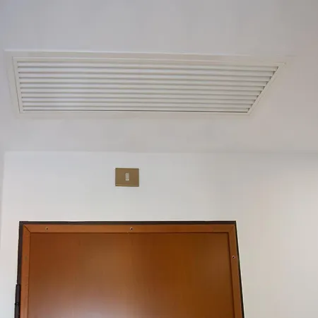 Tra Il Vesuvio E Il Mare *