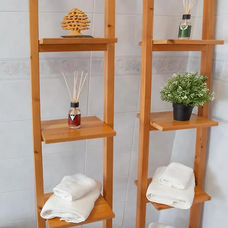 Tra Il Vesuvio E Il Mare *